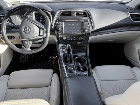 Used 2016 Nissan Maxima Platinum w/ Interior Lighting Package image 28