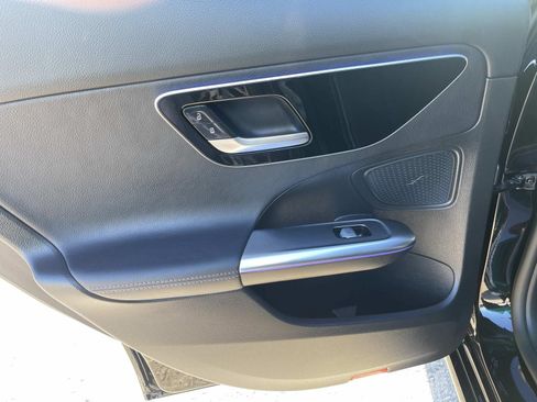 Used 2022 Mercedes-Benz C 300 Sedan w/ Exclusive Trim Package image 11