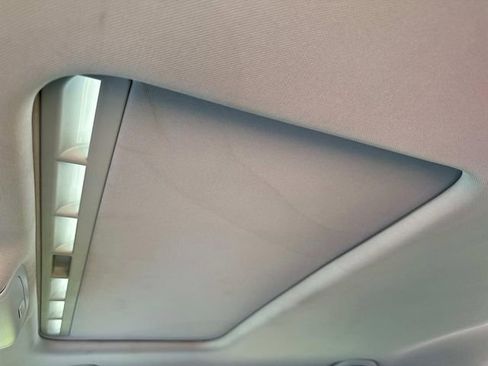 Used 2022 Volkswagen Passat 2.0T SE image 17