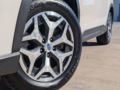 Used 2020 Subaru Forester Premium AWD/4WD image 2
