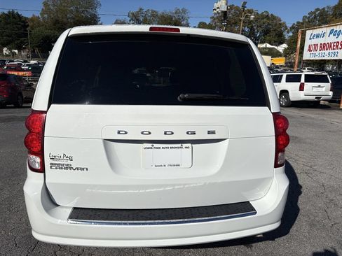 Used 2016 Dodge Grand Caravan SE w/ Quick Order Package 29E SE FWD image 4