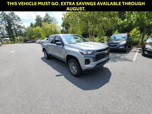 Used 2024 Chevrolet Colorado LT w/ LT Convenience Package II RWD image 3