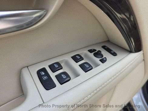 Used 2015 Volvo XC70 T5 Premier w/ Proximity Package FWD image 24