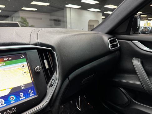 Used 2016 Maserati Ghibli S image 25