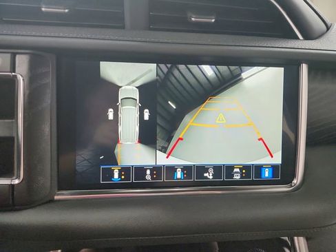 Used 2024 GMC Yukon XL Denali image 31