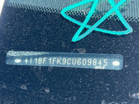 Used 2012 Toyota Camry SE FWD image 23