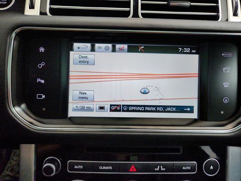 Used 2016 Land Rover Range Rover HSE image 20