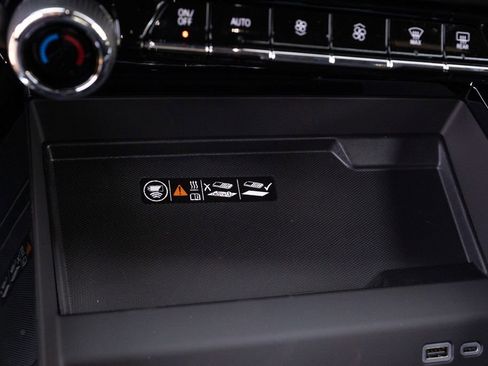 New 2025 Chevrolet Suburban Premier w/ Sun And Tow Package image 28