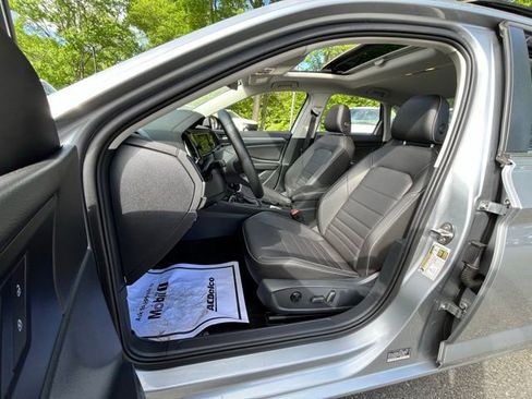 Used 2023 Volkswagen Jetta SE FWD image 14