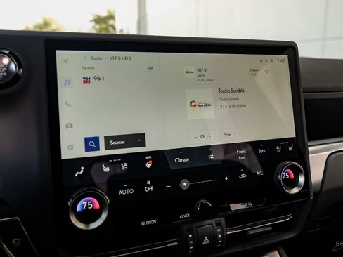 Used 2025 Lexus GX 550 w/ Accessory Package (Z1) image 76