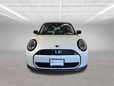 Certified 2025 MINI Cooper 2-Door Hardtop image 8