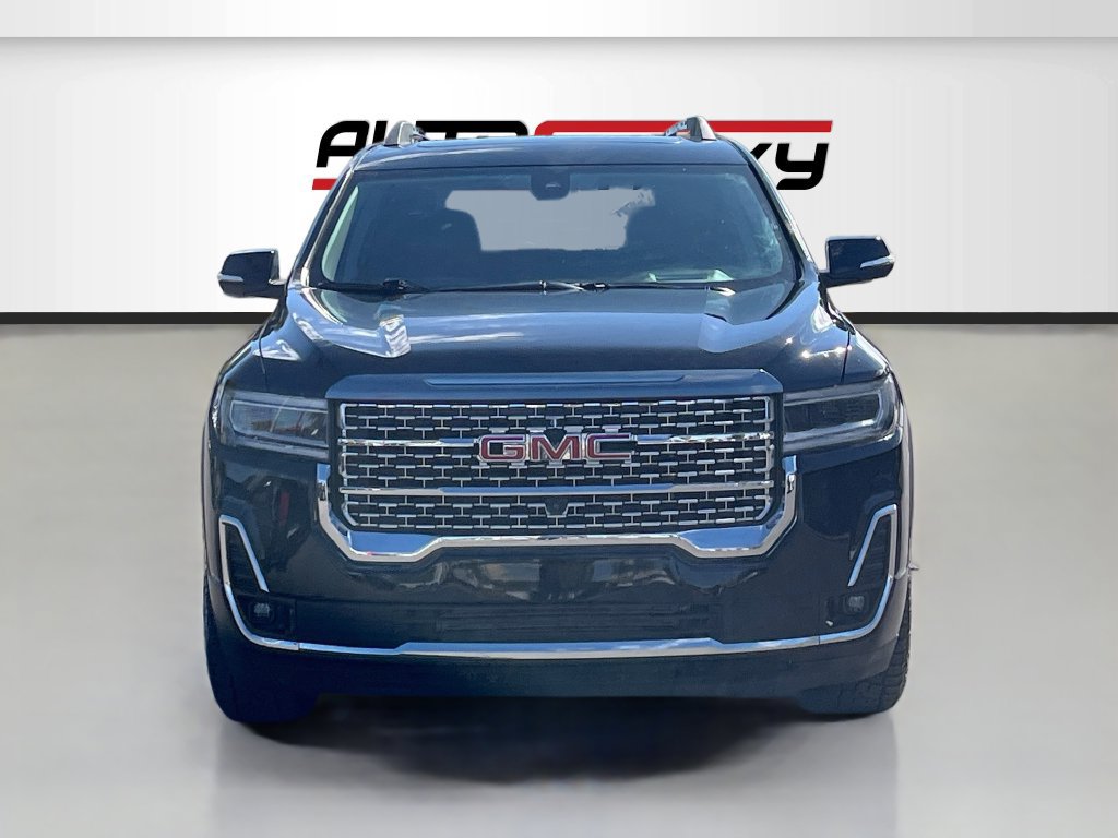 Used 2022 GMC Acadia AT4 w/ Technology Package AWD/4WD image 2