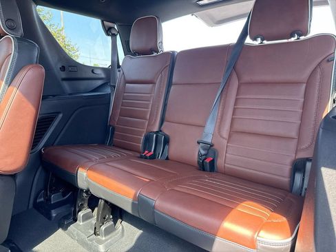Used 2023 GMC Yukon Denali Ultimate AWD/4WD image 25