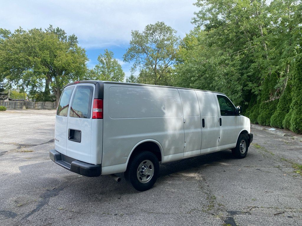Used 2021 Chevrolet Express 2500 Extended RWD image 5