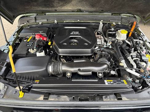 Certified 2023 Jeep Wrangler Unlimited AWD/4WD image 8