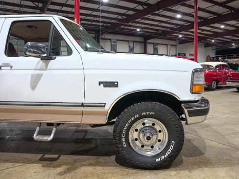 Used 1997 Ford F250 XLT image 11