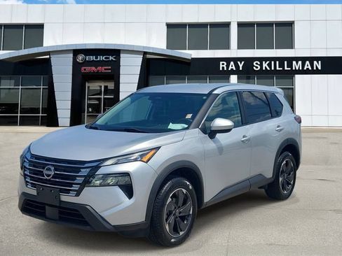 Used 2024 Nissan Rogue SV AWD/4WD image 3