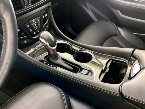 Used 2020 Buick Envision Essence FWD image 15