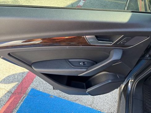 Used 2020 Audi Q5 2.0T Premium AWD/4WD image 30