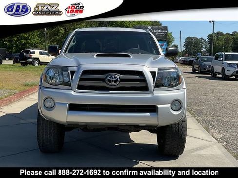 Used 2010 Toyota Tacoma PreRunner image 2