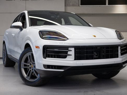 New 2024 Porsche Cayenne Coupe image 2