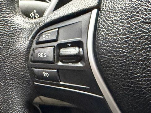 Used 2017 BMW 330i Sedan RWD image 29