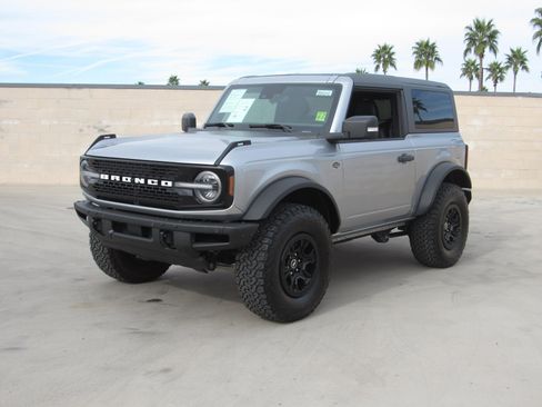 Used 2023 Ford Bronco Wildtrak image 1