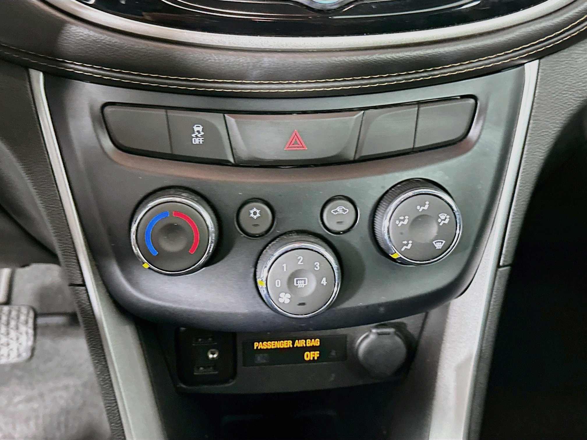 Used 2019 Chevrolet Trax LT w/ Redline Edition FWD image 22