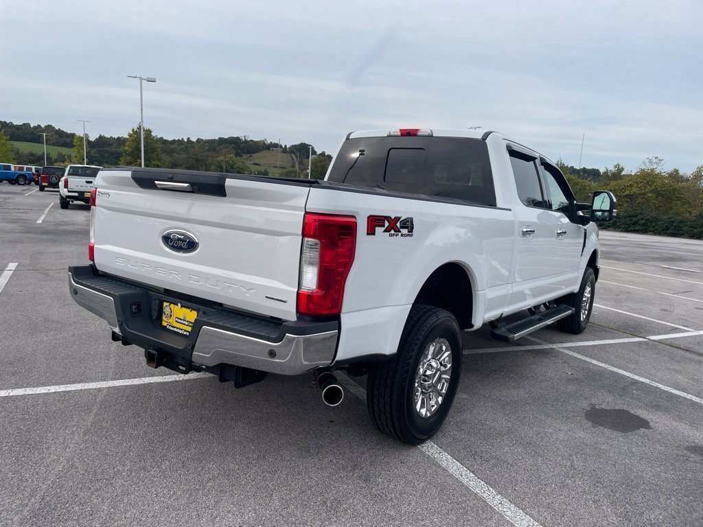 Used 2017 Ford F250 XLT w/ XLT Premium Package AWD/4WD image 7
