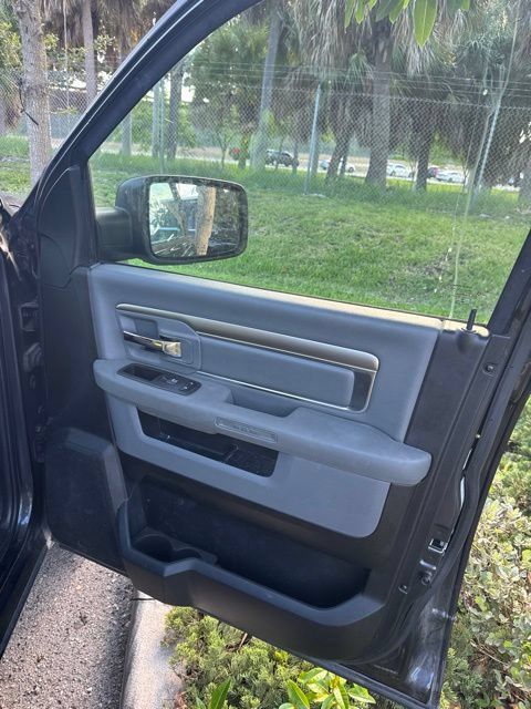 Used 2020 RAM 1500 Classic SLT w/ Luxury Group RWD image 6