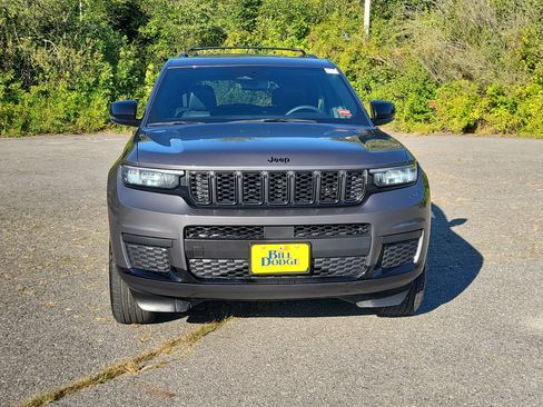 Used 2024 Jeep Grand Cherokee L Altitude AWD/4WD image 2
