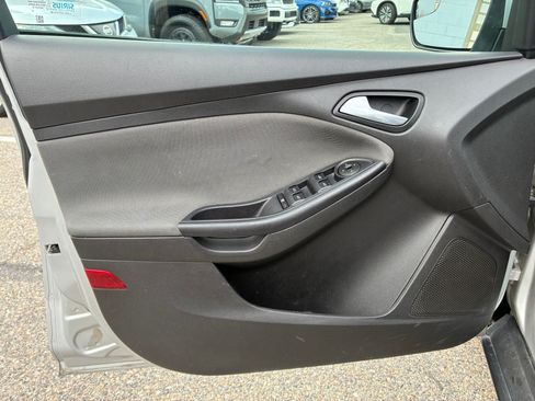 Used 2012 Ford Focus SE FWD image 15