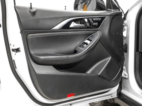 Used 2017 INFINITI QX30 Premium w/ Navigation Package AWD/4WD image 36