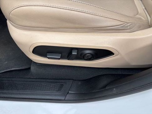 Used 2023 Jeep Grand Cherokee Limited w/ Luxury Tech Group II image 12