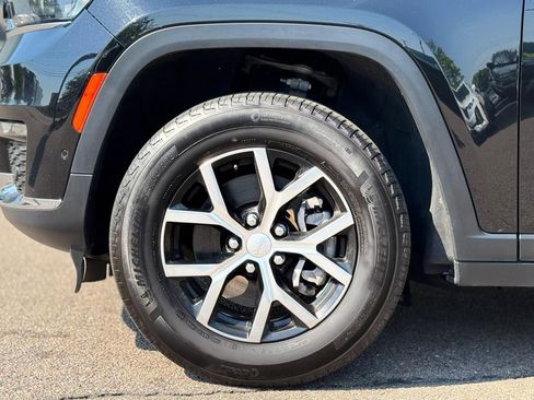 Used 2024 Jeep Grand Cherokee L Limited w/ Luxury Tech Group II AWD/4WD image 11