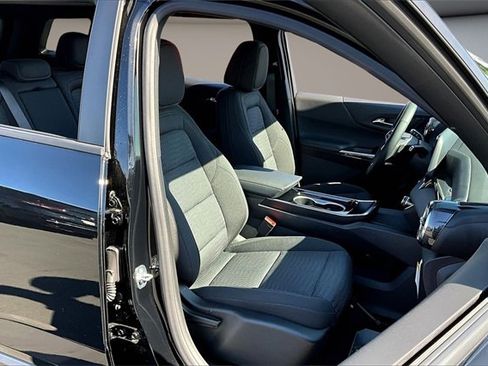 Used 2025 Chevrolet Equinox LT image 27