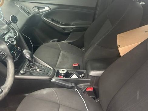 Used 2017 Ford Focus SEL FWD image 3