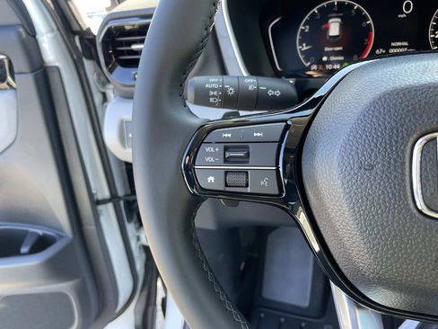 New 2025 Honda Pilot EX-L image 16