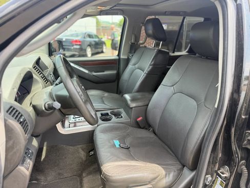 Used 2012 Nissan Pathfinder LE AWD/4WD image 9