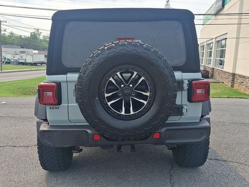 Used 2024 Jeep Wrangler Unlimited Sport AWD/4WD image 5