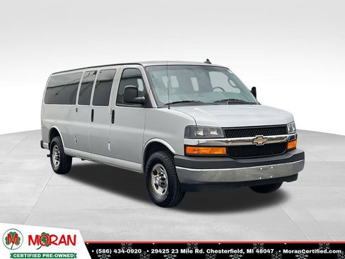 Used 2017 Chevrolet Express 3500 LT w/ LT Preferred Equipment Group image 7