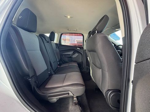 Used 2018 Ford Escape SE w/ SE Sync 3 Package FWD image 8