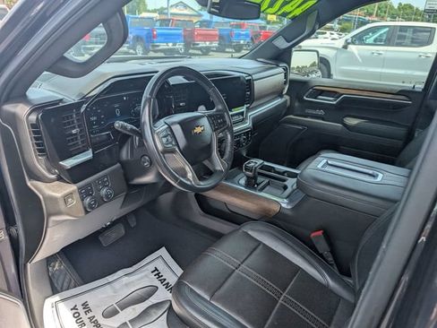 Used 2022 Chevrolet Silverado 1500 High Country w/ Z71 Off-Road Package AWD/4WD image 13