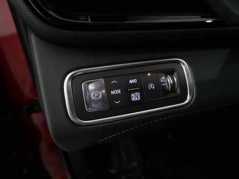 Used 2025 Buick Enclave Avenir image 17