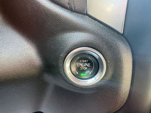 Used 2021 Chevrolet Silverado 1500 LT image 13