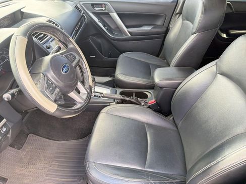 Used 2017 Subaru Forester 2.5i Limited AWD/4WD image 5