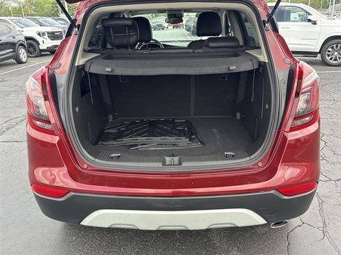 Used 2022 Buick Encore Preferred AWD/4WD image 24
