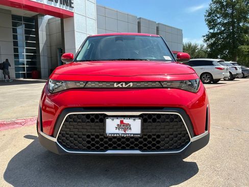 Used 2025 Kia Soul LX w/ LX Technology Package FWD image 3
