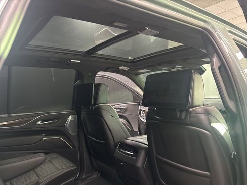 Used 2024 Cadillac Escalade Sport Platinum image 41