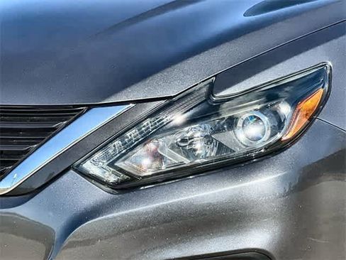 Used 2017 Nissan Altima 2.5 SR w/ Midnight Edition Package image 24